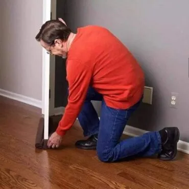 حاجز امان الابواب البلاستيكي